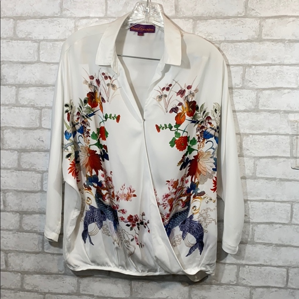 Sweet sinammon v neck surplice3/4 sleeve blouse L